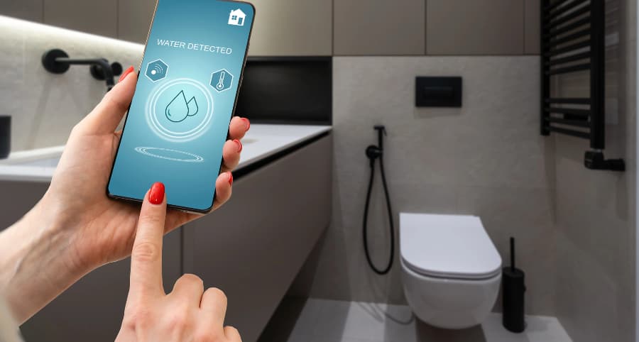 Mobile app warns resident of a water problem